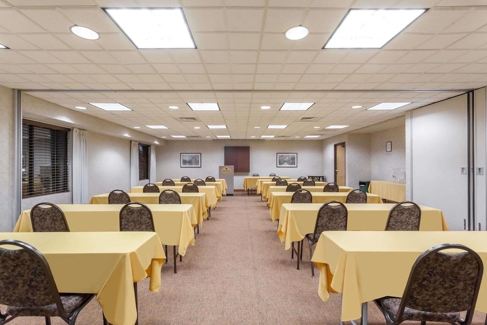 Hotel Wingate By Wyndham Vineland Esterno foto
